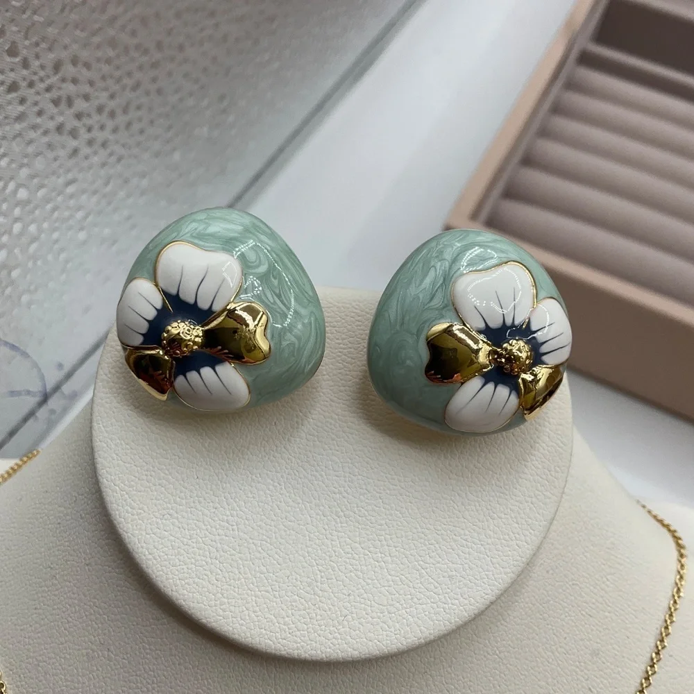 Jewelry set made of high-quality medical steel coated with enamel